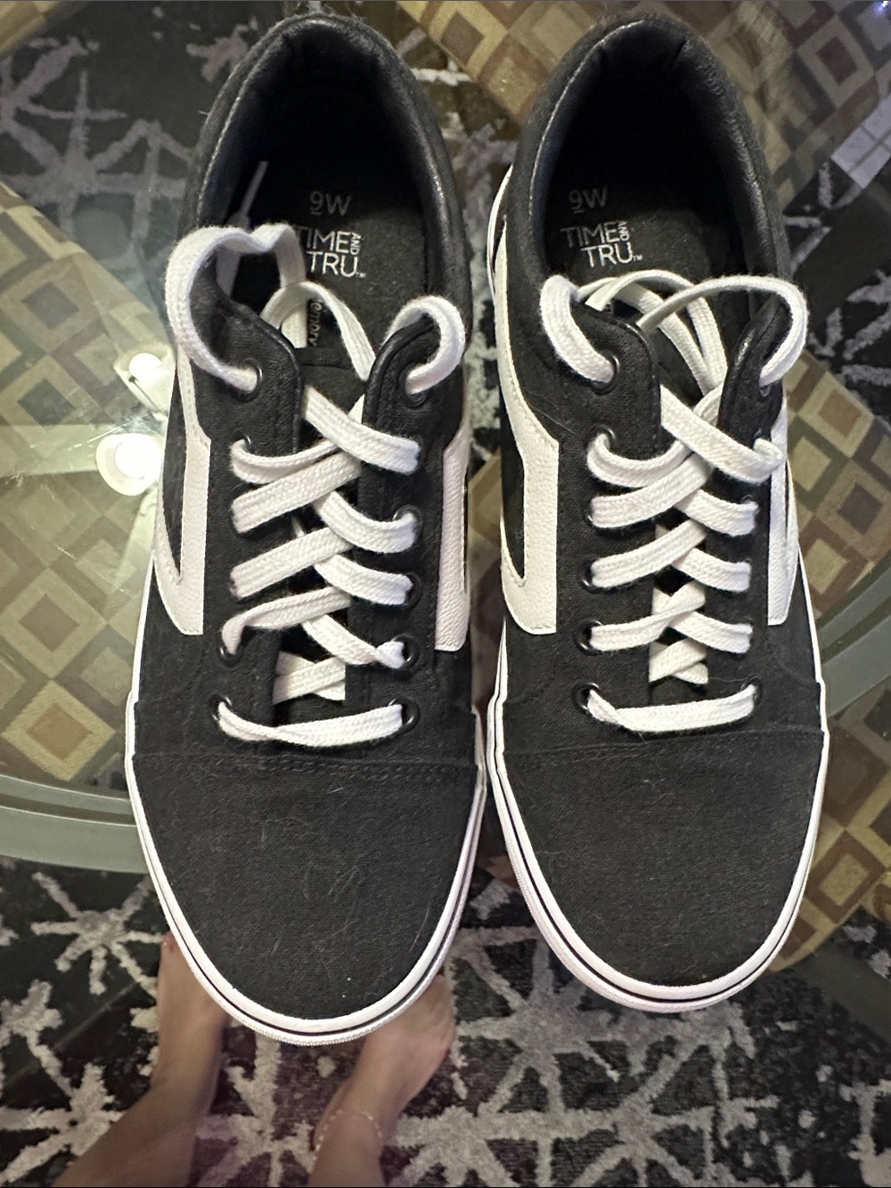 Time and Tru woman’s  Black and White Casual Lace-Up Sneakers